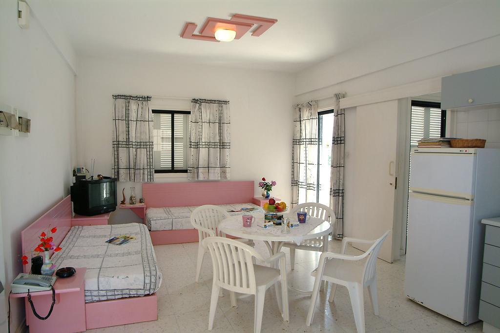Sunbay Apartments Pyla Exterior photo
